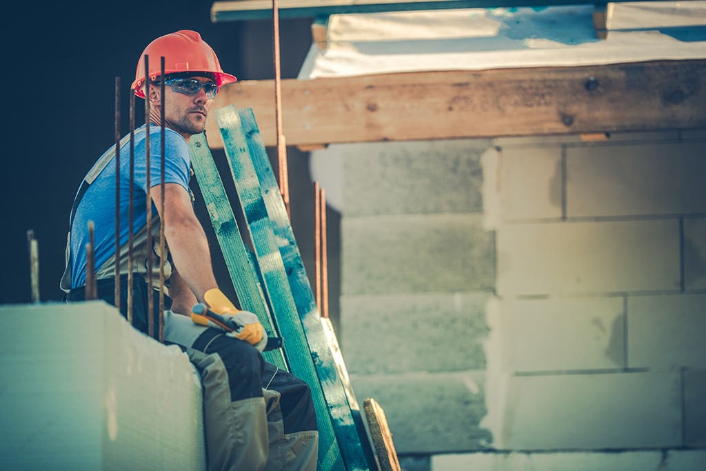 acte-outes-expertise-artisan-batiment-delai-intervention